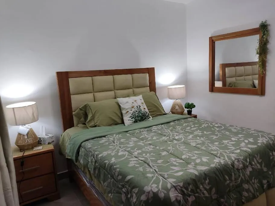 Apartment Luxurious Palm Breeze Studio Apt In San Isidro La Grua